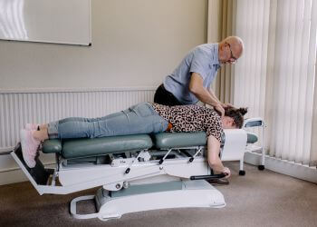 3 Best Chiropractors In Leicester, Uk - Threebestrated