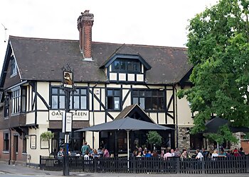Oak On The Green