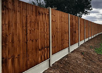 Ipswich fencing contractors Thesuffolkfencingcompany image 1