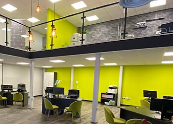 Thomas & Thomas property