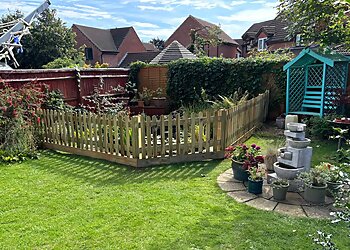 Oxford fencing contractors Trentwood Fencing Ltd. image 1