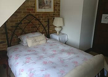 Tudor Place Bed & Breakfast