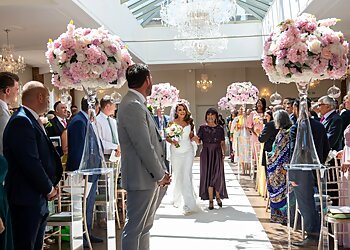 Vee AL Modish Events