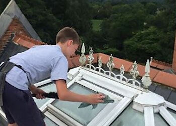 WEBBS Cleaning & Maintenance