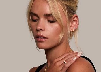 Warren James Jewellers Rochdale