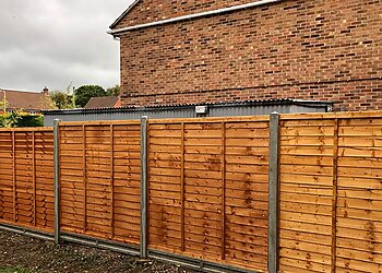 Newbury fencing contractors West Berkshire Fencing image 1