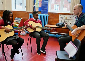 3 Best Music Schools in Wolverhampton, UK - Expert Recommendations