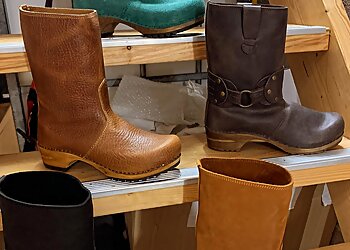 world of clogs clearance