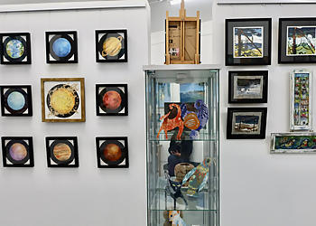 Yellow Edge Gallery 