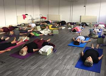 3 Best Yoga Classes in Oldham, UK - Expert Recommendations