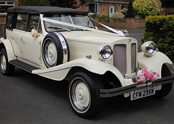 Waltham Abbey wedding cars j2 luxury transport  image 1